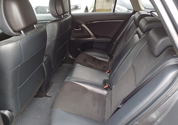 Toyota Avensis cena 32999 przebieg: 299000, rok produkcji 2013 z Czerniejewo małe 172